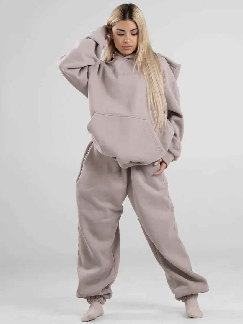 Signature Fit Hoodie – Sleek Edition
