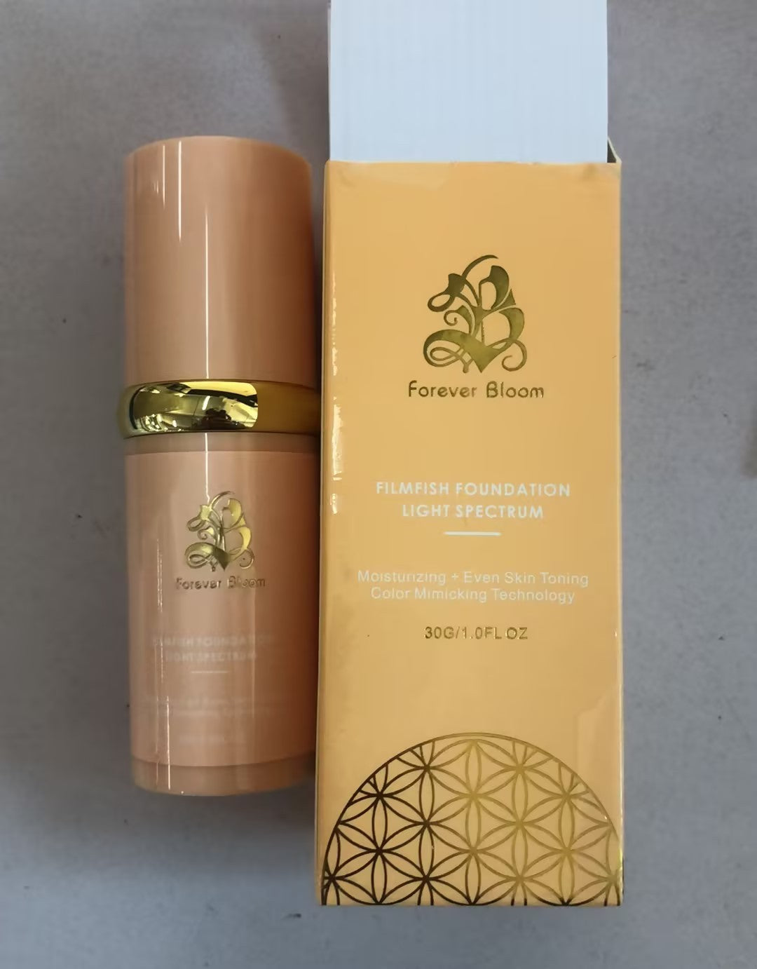 4-in-1 Color-Changing Concealer Foundation™ – Matches Every Skin Tone Instantly!